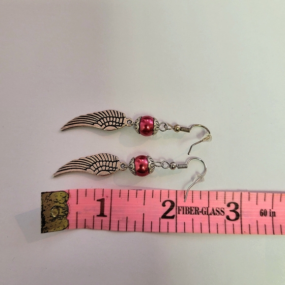 Red costume angel earrings - Picture 3 of 3